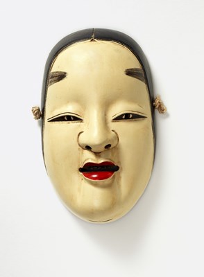 Lot 232 - A FULL SIZE REPLICA JAPANESE NOH MASK OF A WOMAN