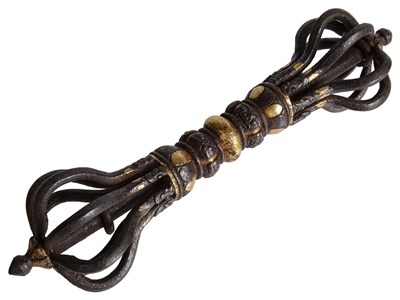 Lot 258 - AN EARLY PARCEL-GILT IRON DORJE