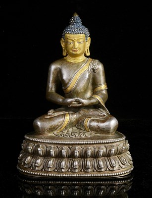Lot 261 - A SILVER FIGURE OF BUDDHA