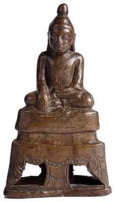 Lot 305 - A BRONZE FIGURE OF BUDDHA