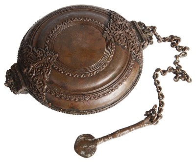 Lot 371 - A SINHALESE BRONZE LIMEBOX