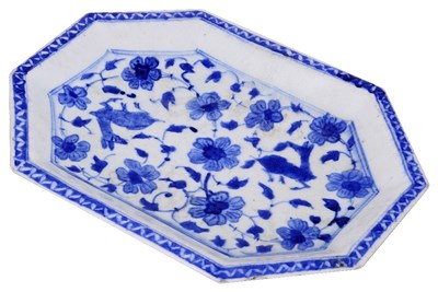 Lot 407 - â€¡ A SAFAVID BLUE AND WHITE DISH