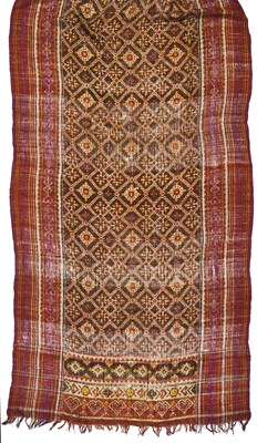 Lot 423 - A SILK DOUBLE IKAT SARI (PATOLA)