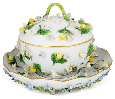 Lot 432 - A MEISSEN BOWL