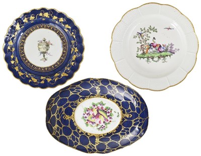 Lot 435 - THREE WORCESTER DISHES