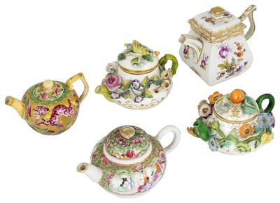 Lot 461 - A ROCKINGHAM PORCELAIN MINIATURE TEAPOT & COVER