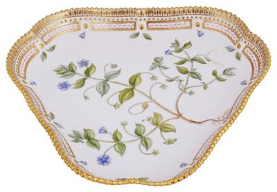 Lot 469 - A ROYAL COPENHAGEN 'FLORA DANICA' DISH