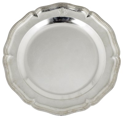 Lot 513 - A FRENCH SILVER SERVING PLATE