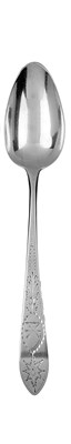 Lot 535 - A SET OF TWELVE IRISH GEORGE III SILVER DESSERT SPOONS