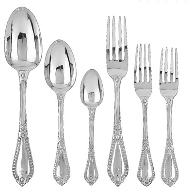 Lot 560 - A SET OF VICTORIAN TABLE SILVER