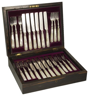 Lot 566 - A SET OF EIGHTEEN VICTORIAN DESSERT KNIVES AND EIGHTEEN DESSERT FORKS
