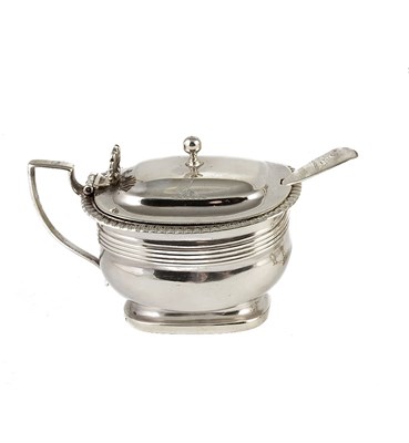 Lot 614 - A GEORGE III SILVER MUSTARD POT