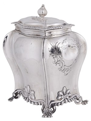Lot 621 - A GEORGE III SILVER TEA CADDY AND COVER