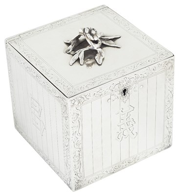 Lot 623 - A GEORGE III SILVER TEA TUB (CADDY)