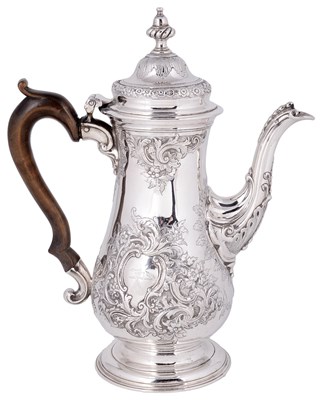 Lot 627 - A GEORGE III SILVER COFFEE POT