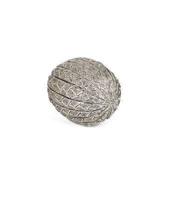 Lot 642 - A VICTORIAN SILVER NOVELTY NUTMEG GRATER
