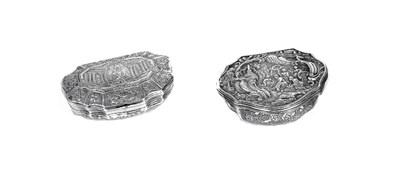 Lot 648 - A SILVER SNUFF BOX