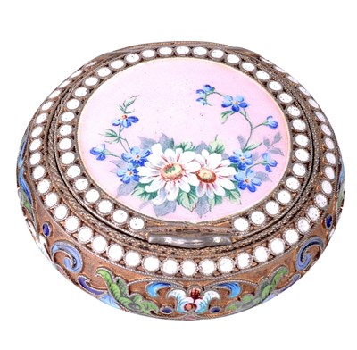 Lot 654 - A RUSSIAN SILVER-GILT AND ENAMEL PILL BOX