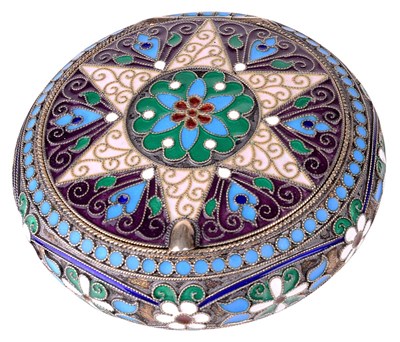 Lot 655 - A RUSSIAN SILVER-GILT AND ENAMEL SNUFF BOX