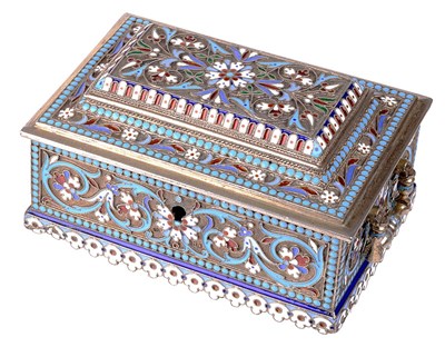 Lot 657 - A RUSSIAN SILVER-GILT AND CLOISONNE ENAMEL SMALL CASKET