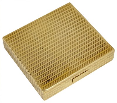 Lot 661 - A GOLD BOX