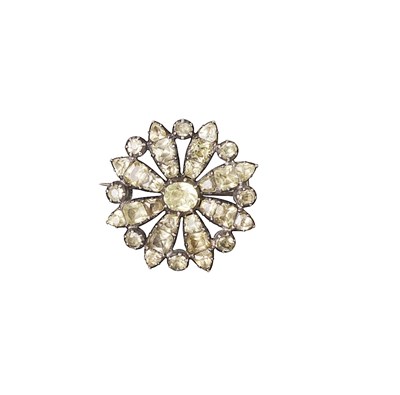 Lot 718 - CHRYSOBERYL BROOCH