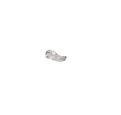 Lot 731 - DIAMOND RING