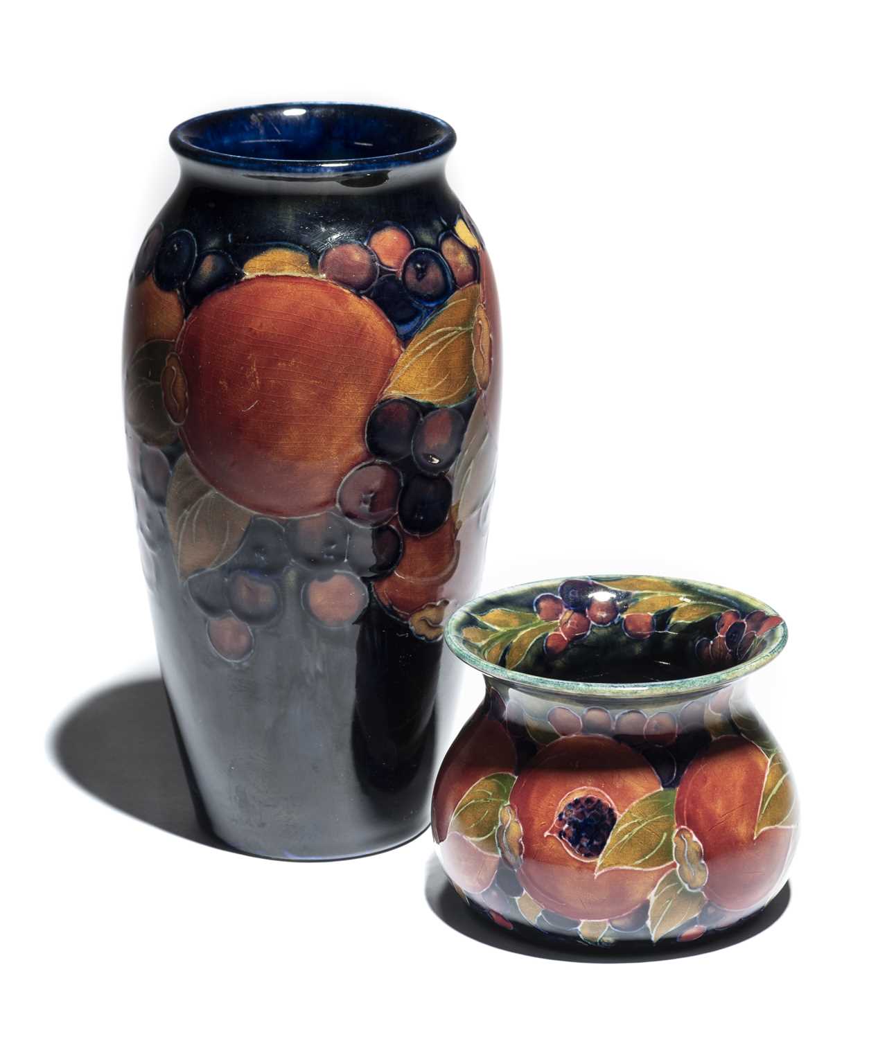Lot 28 - A WILLIAM MOORCROFT 'POMEGRANATE PATTERN' SMALL VASE, EARLY 20TH CENTURY