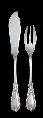 Lot 144 - A SET OF SIX FRENCH SILVER FISH KNIVES AND SIX FORKS