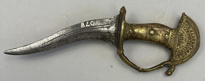 Lot 538 - A SOUTH INDIAN DAGGER (KHANJARLI), 18TH/19TH CENTURY, POSSIBLY KERALA