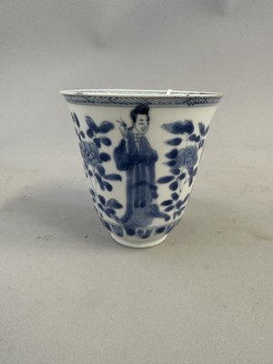 Lot 50 - A CHINESE BLUE AND WHITE 'LONG ELIZA' BEAKER, QING DYNASTY, KANGXI PERIOD (1662-1722)