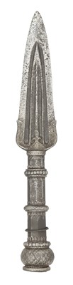 Lot 334 - A SOUTH INDIAN LARGE SPEAR HEAD (VEL), 17TH CENTURY, BANGALORE OR MYSORE, KARNATAKA