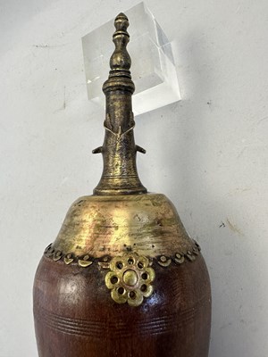 Lot 546 - A SOUTH INDIAN FLASK, POSSIBLY MALABAR 19TH CENTURY AND AN INDIAN POWDER FLASK, 19TH/20TH CENTURY