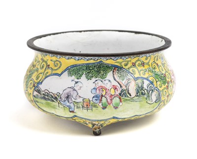 Lot 26 - A CHINESE CANTON ENAMEL SALT CELLAR