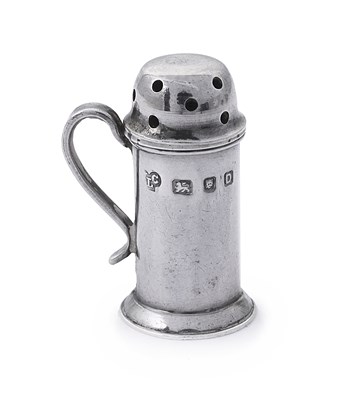 Lot 90 - A VICTORIAN SILVER MINIATURE COFFEE POT FORM PEPPERETTE AND A MINIATURE CHAMBERSTICK, SAUNDERS & SHEPHERD, CHESTER, 1895