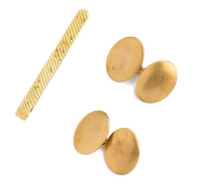 Lot 376 - CARTIER: A GOLD TIE CLIP, 1967