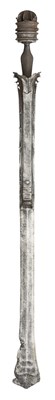Lot 1 - A RARE SOUTH INDIAN SWORD (KHANDA), PROBABLY VIJAYANAGARA, 14TH/15TH CENTURY