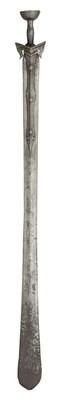 Lot 4 - A FINE SOUTH INDIAN SWORD (KHANDA), 17TH CENTURY