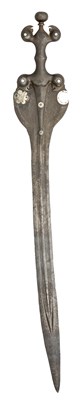 Lot 8 - A VERY RARE SOUTH INDIAN SWORD, LATE 15TH CENTURY, POSSIBLY MADURAI
