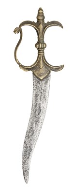 Lot 28 - A SOUTH INDIAN DAGGER (CHILANUM), 17TH CENTURY
