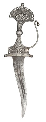Lot 30 - A SOUTH INDIAN DAGGER (KHANJAR), 17TH/18TH CENTURY