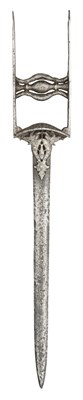 Lot 42 - AN INDIAN DAGGER (KATAR), THANJAVUR, 17TH CENTURY