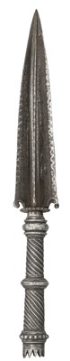 Lot 52 - A VERY RARE SOUTH INDIAN SPEAR HEAD (SANG), 17TH CENTURY, PROBABLY MYSORE