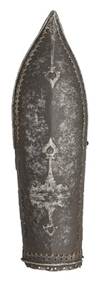 Lot 75 - A SOUTH INDIAN ARM DEFENCE (DASTANA), 16TH/17TH CENTURY, POSSIBLY THANJAVUR