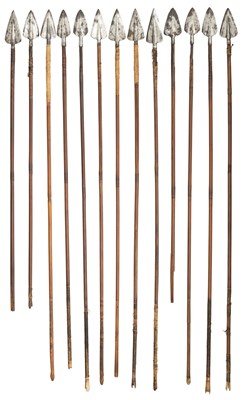 Lot 82 - THIRTEEN SOUTH INDIAN ARROWS, 17TH/18TH CENTURY, POSSIBLY MADRAS