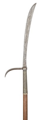 Lot 139 - A SOUTH EAST ASIAN GLAIVE, SECOND HALF OF THE 19TH CENTURY, PROBABLY BURMESE