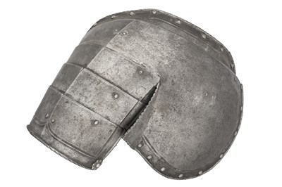 Lot 381 - â€¡ A NORTH GERMAN LEFT PAULDRON, CIRCA 1580