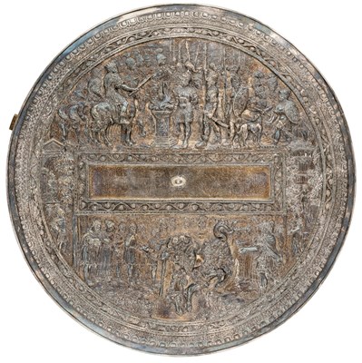 Lot 386 - AN ENGLISH ELECTROTYPE COPY OF THE INTERIOR OF AN ITALIAN MID-16TH CENTURY PAINTED SHIELD