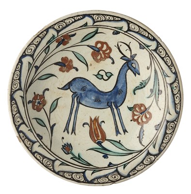 Lot 35 - AN IZNIK DISH, OTTOMAN ANATOLIA, MID-17TH CENTURY