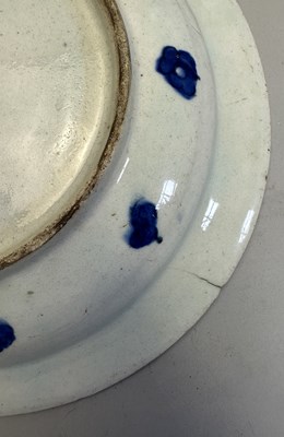 Lot 38 - AN IZNIK DISH, OTTOMAN ANATOLIA, EARLY 17TH CENTURY